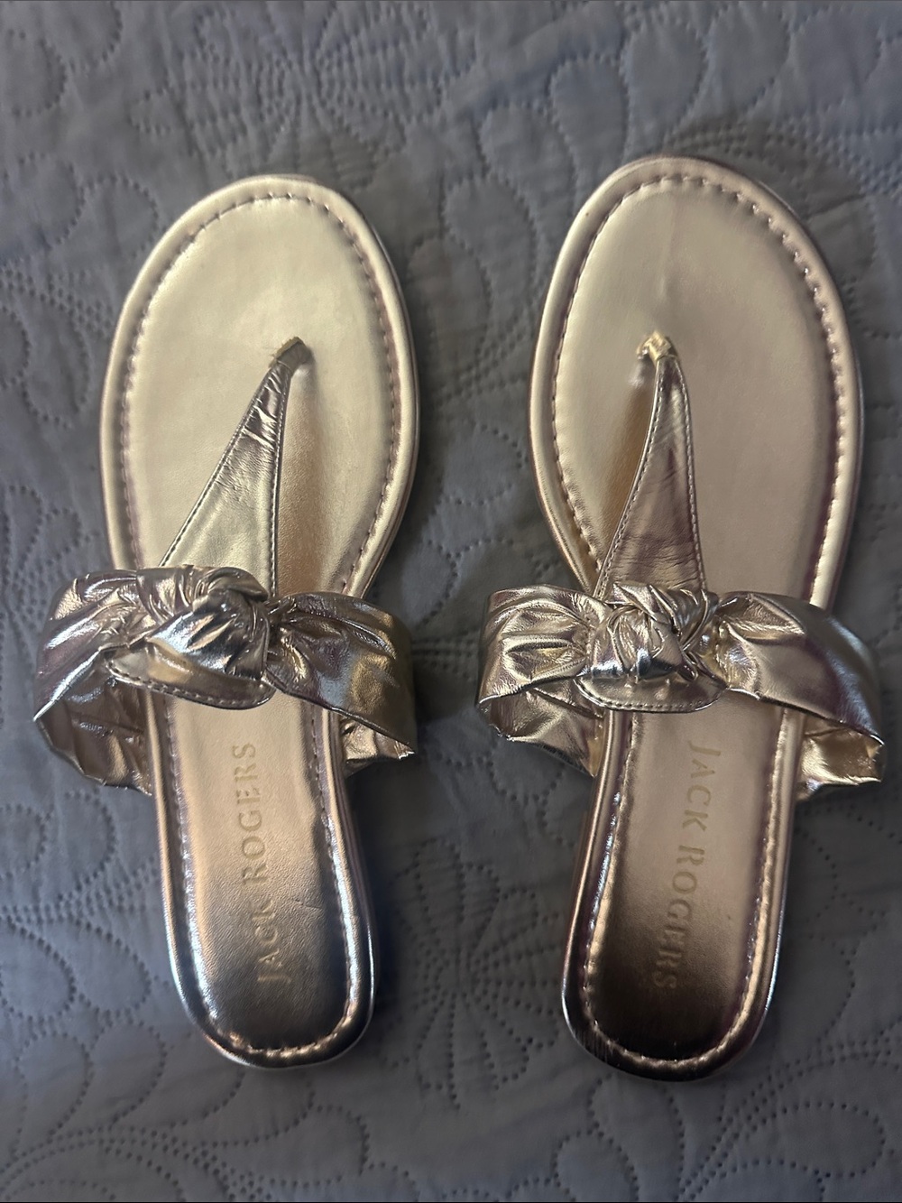 Jack Rogers Metallic Gold Knot Thong Sandals NWOT- Women's